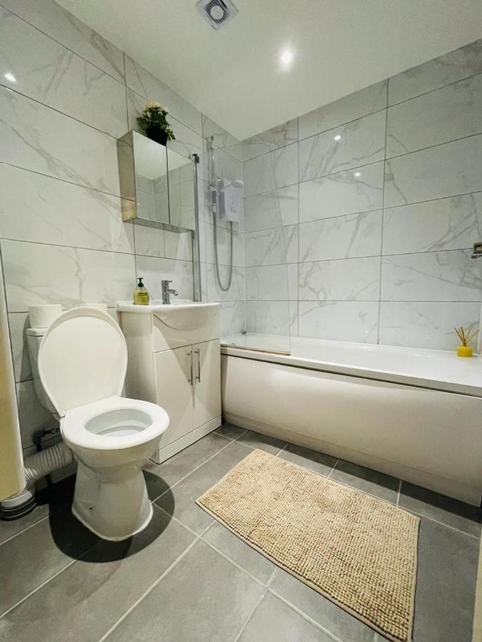 Lovely 2 Bedroom Serviced Apartment In London Bagian luar foto